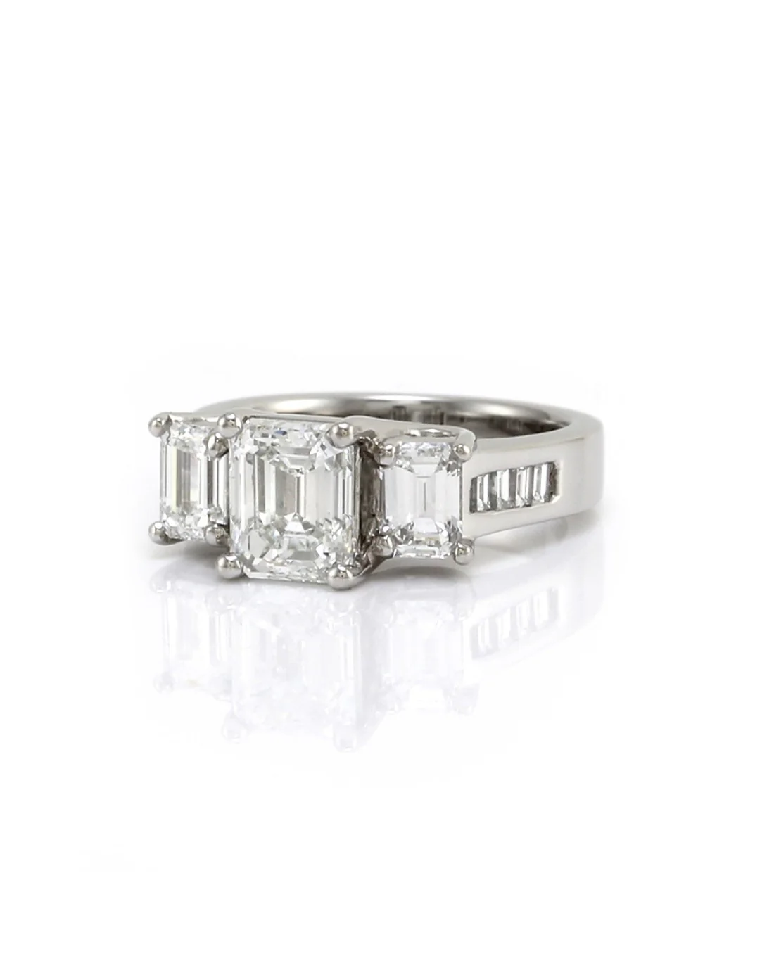 1.51ct SI1, F GIA Certified Emerald Cut Diamond Engagement Ring in Platinum - Image 2