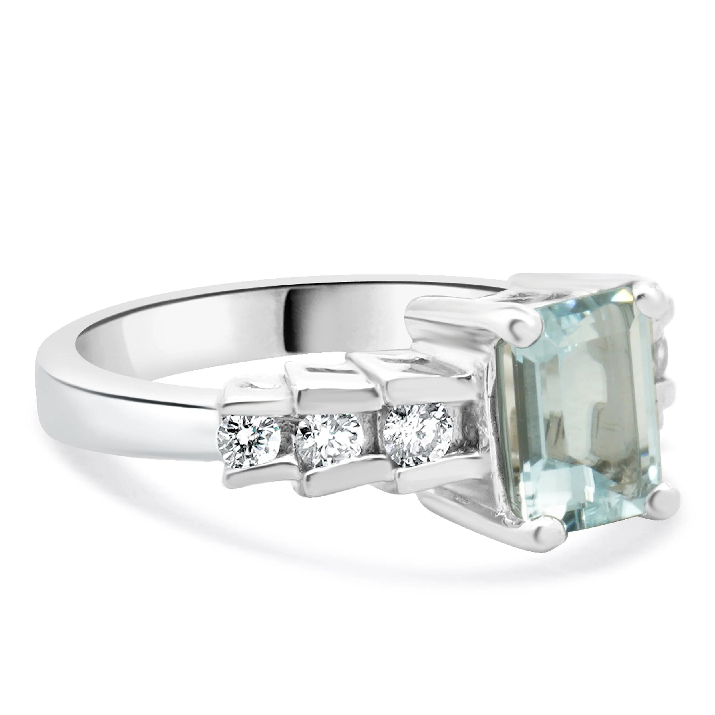 14 Karat White Gold Aquamarine and Diamond Ring - Image 3