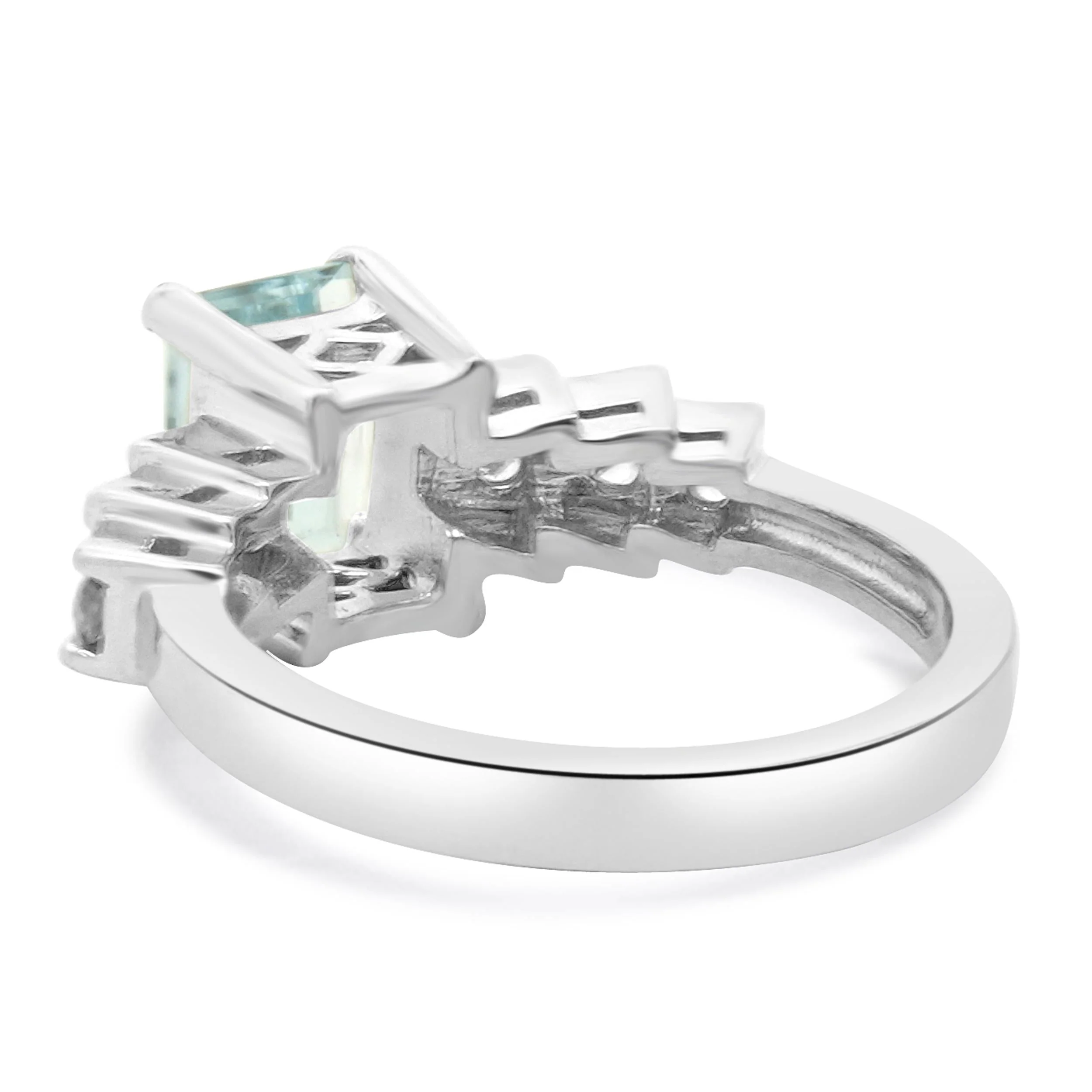 14 Karat White Gold Aquamarine and Diamond Ring - Image 4