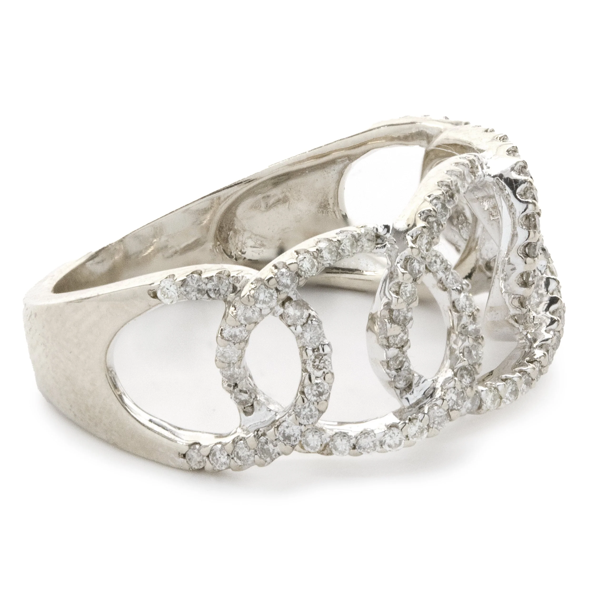 14 Karat White Gold Diamond Oval Link Band - Image 3