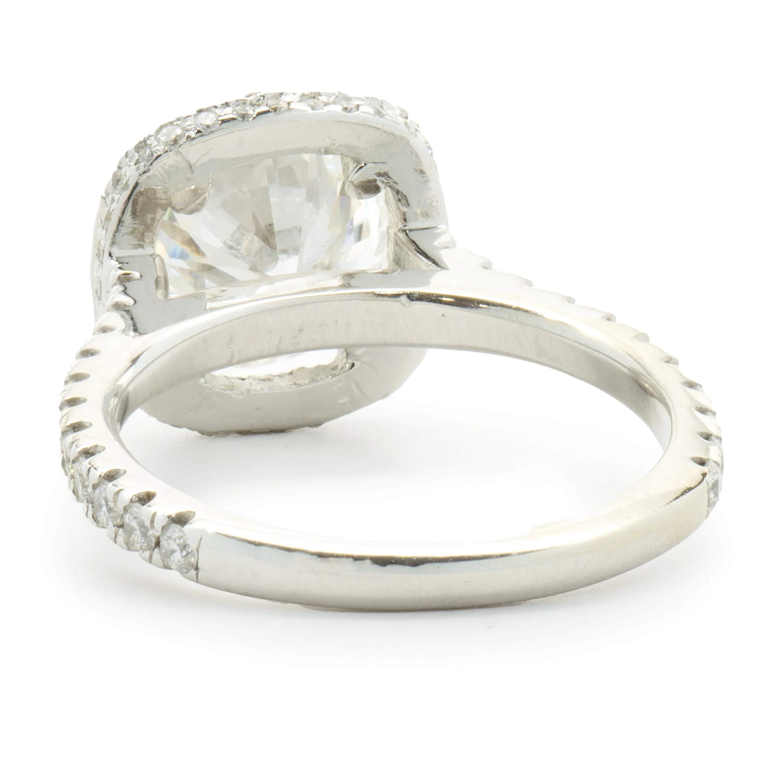 14 Karat White Gold Round Brilliant Cut Diamond Engagement Ring - Image 3