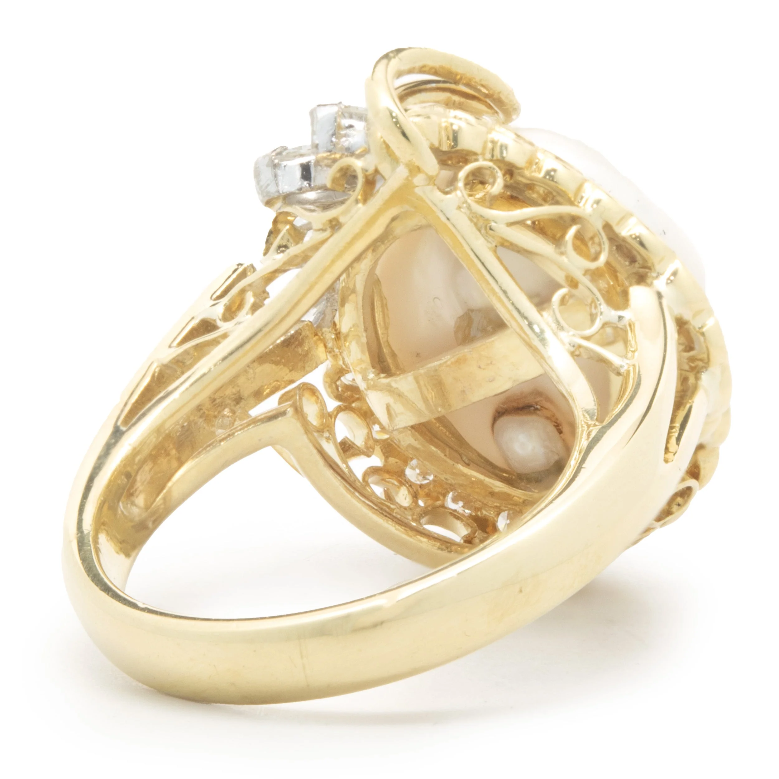 14 Karat Yellow Gold Button Pearl and Diamond Cocktail Ring - Image 4