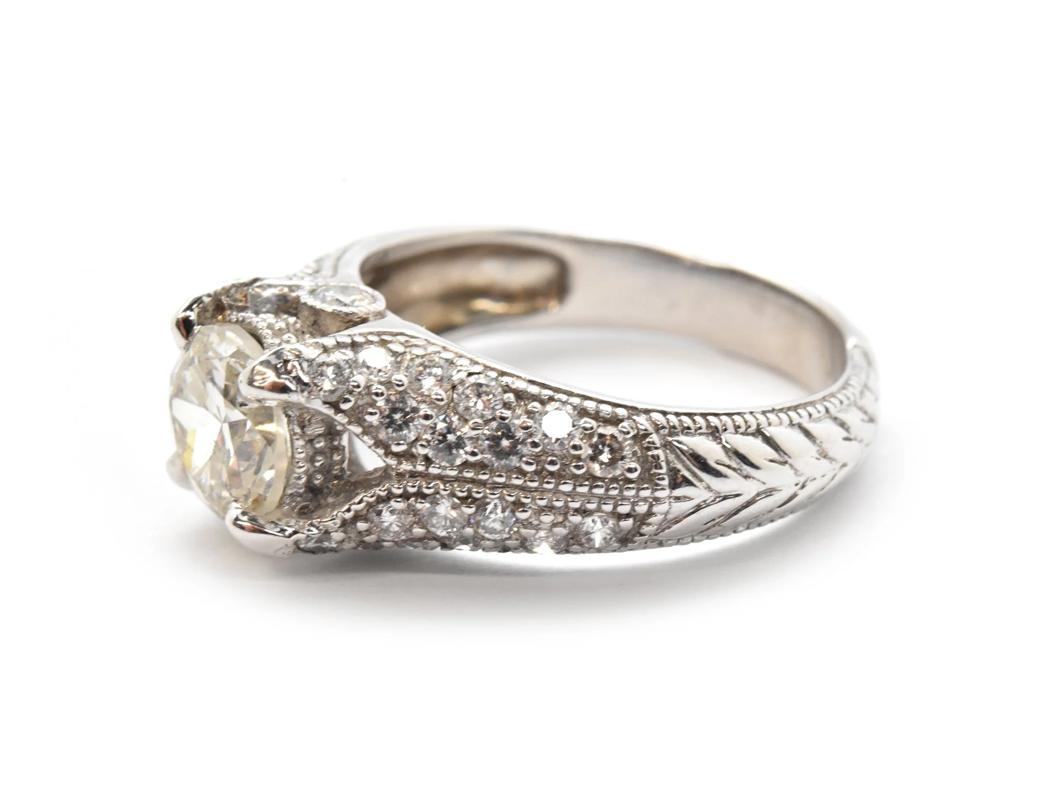 14k White Gold And 1.38ct Round Diamond Ring With 0.75cttw Accents - Image 3