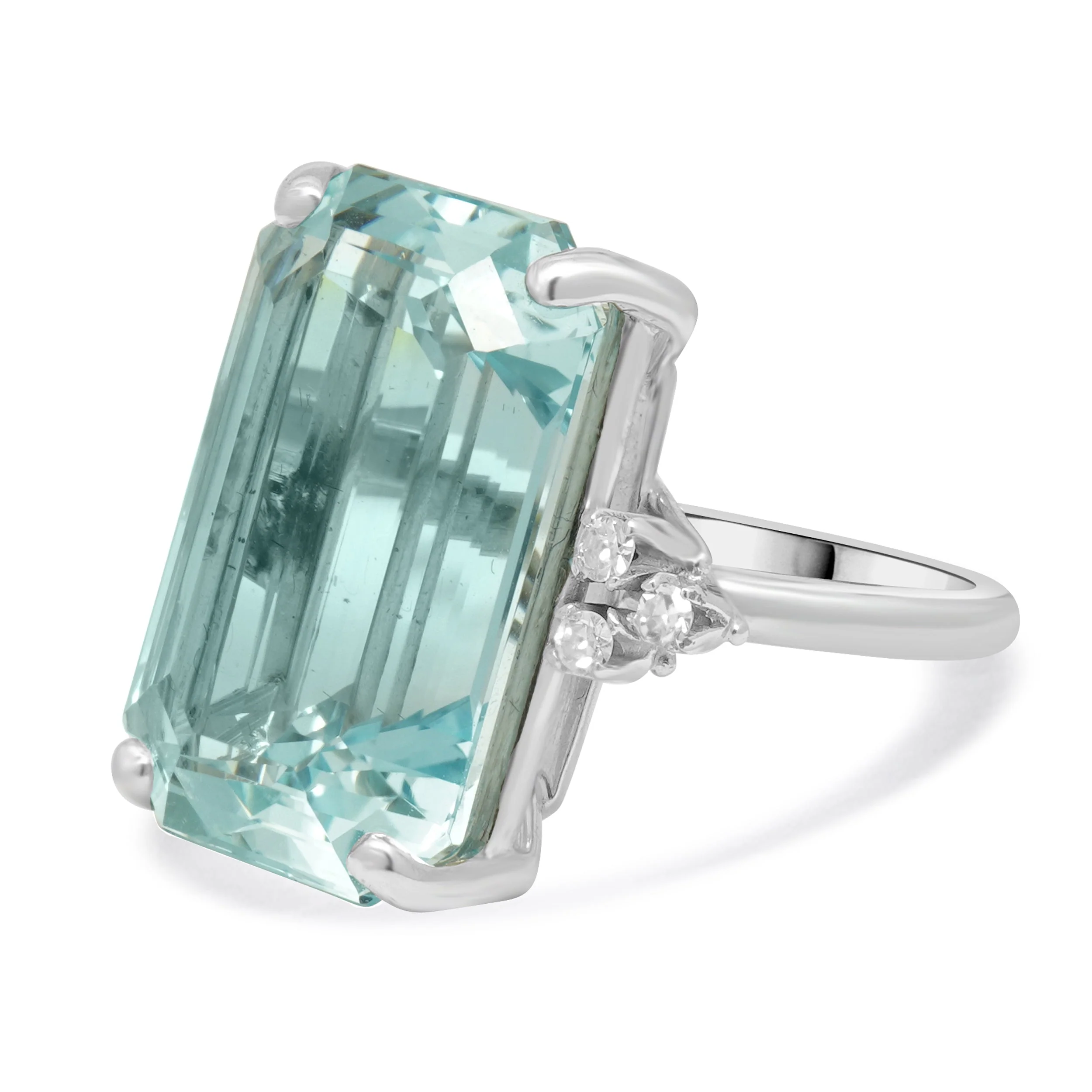 18 Karat White Gold Aquamarine and Diamond Ring - Image 2