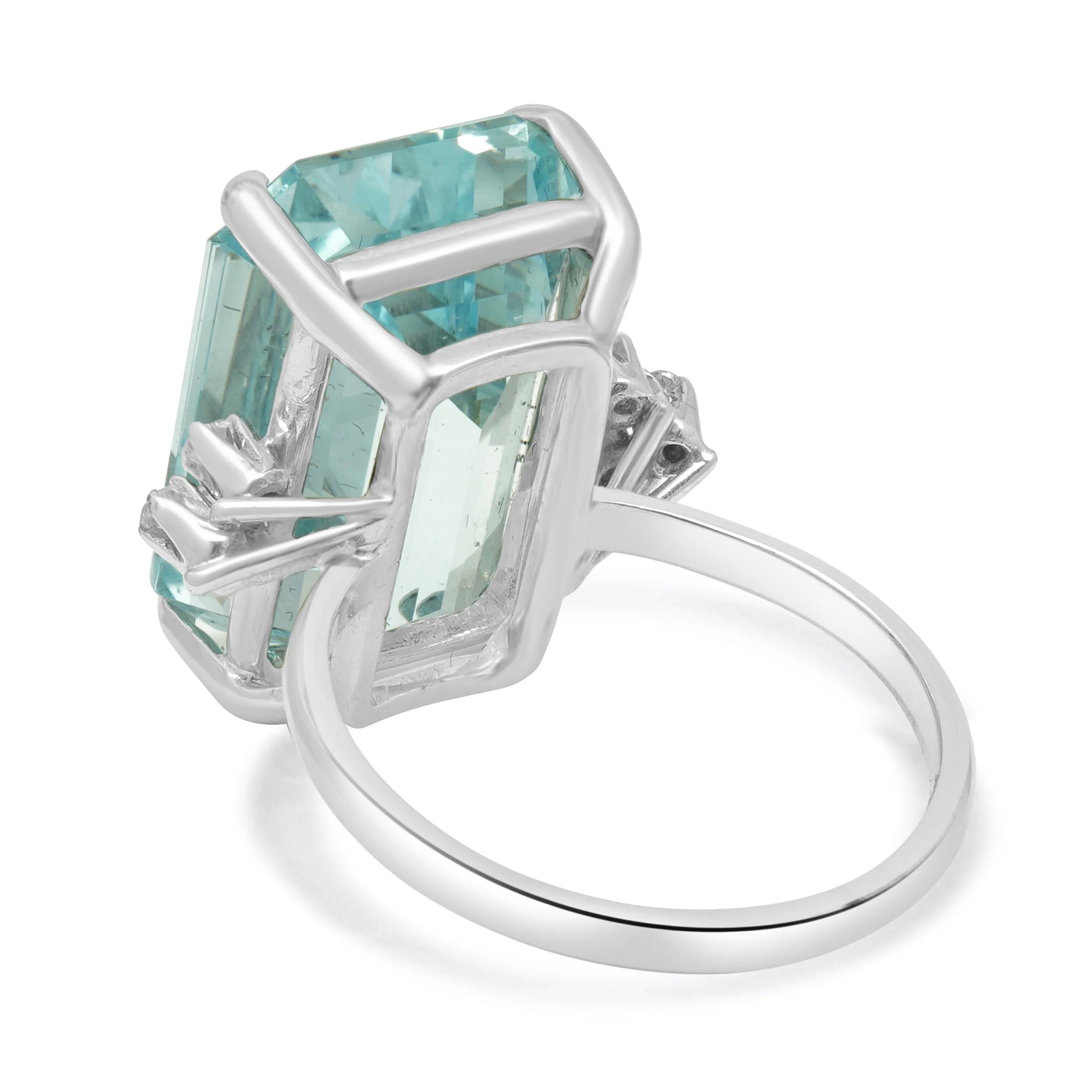 18 Karat White Gold Aquamarine and Diamond Ring - Image 3