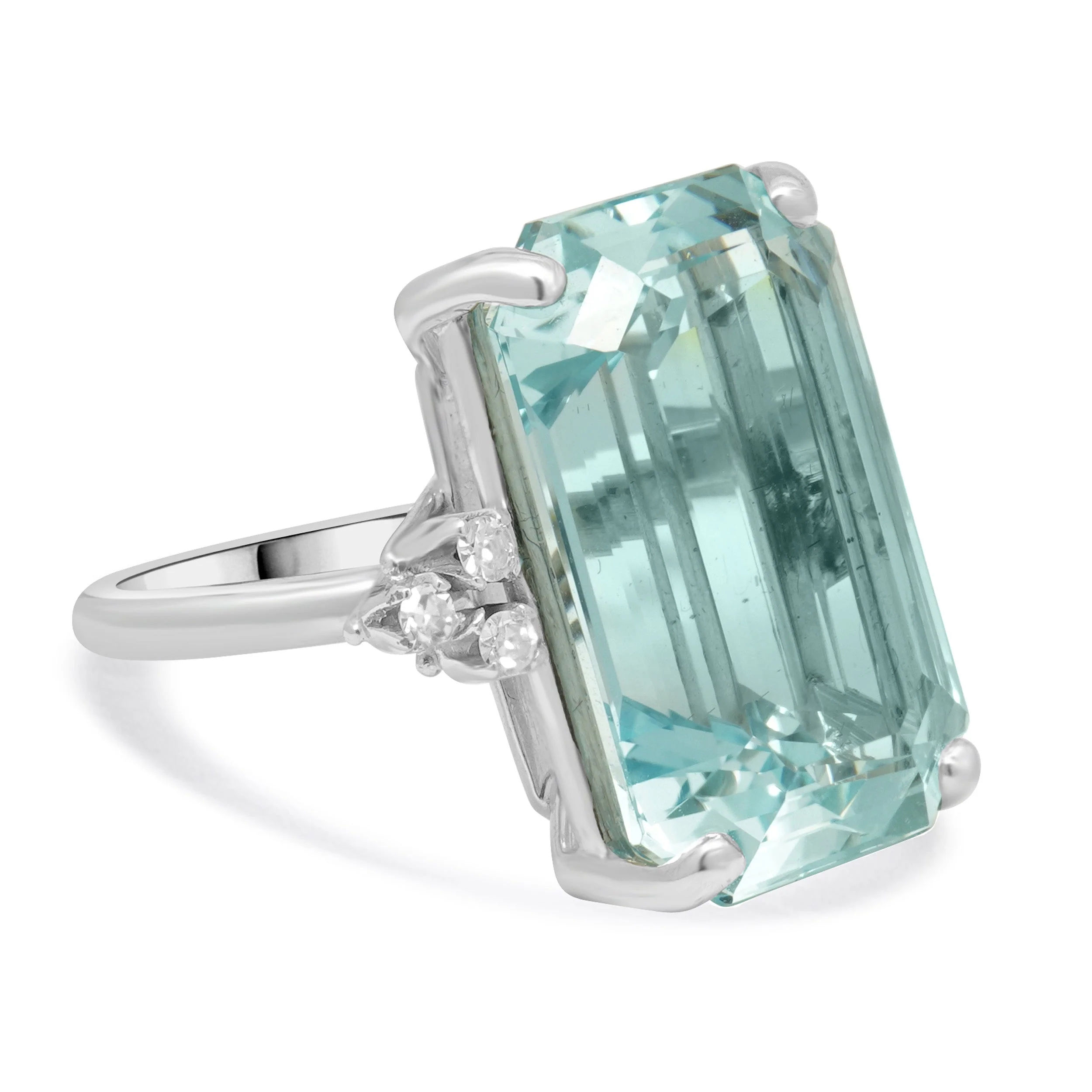 18 Karat White Gold Aquamarine and Diamond Ring - Image 4