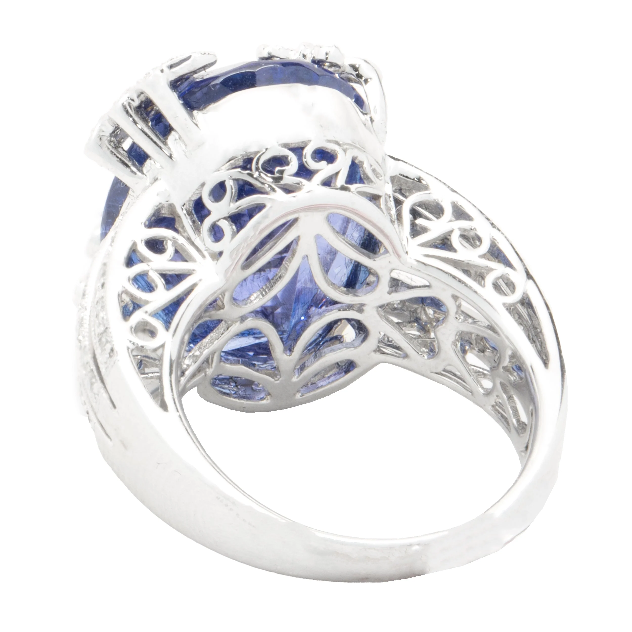 18 Karat White Gold Tanzanite and Diamond Butterfly Ring - Image 4