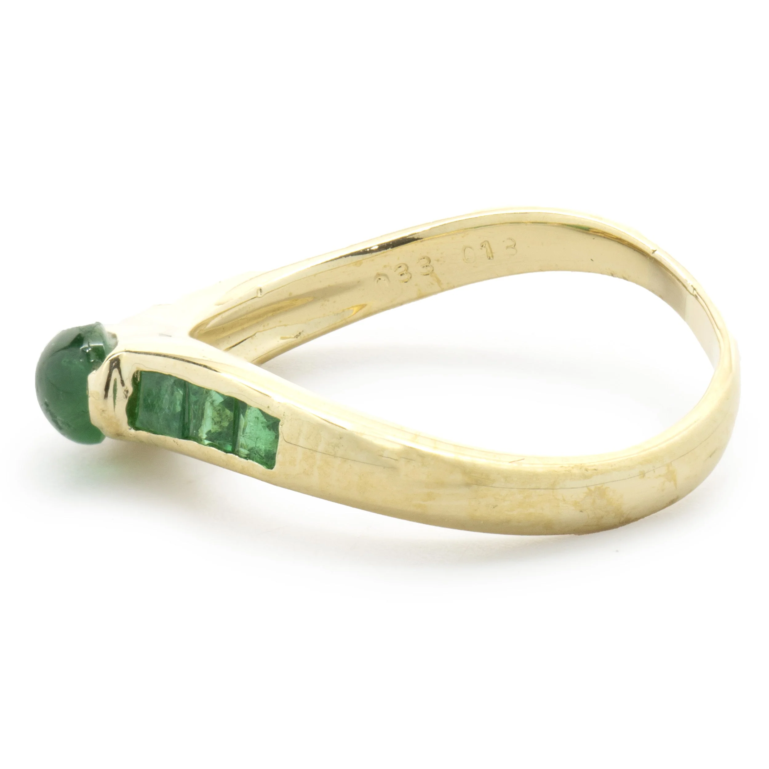 18 Karat Yellow Gold Cabochon Emerald and Diamond Ring - Image 2