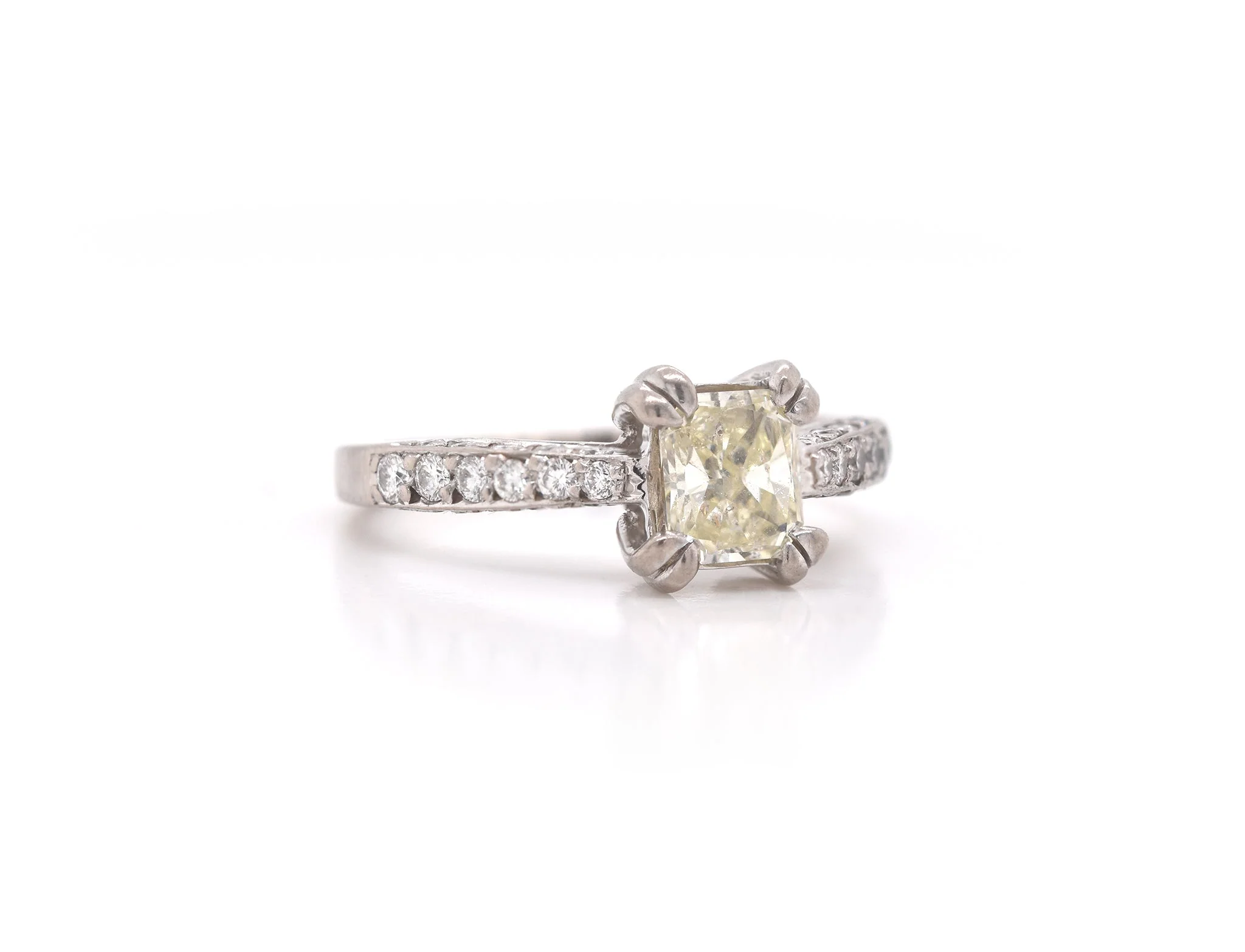 18k White Gold 0.75ct Radiant Diamond Engagement Ring