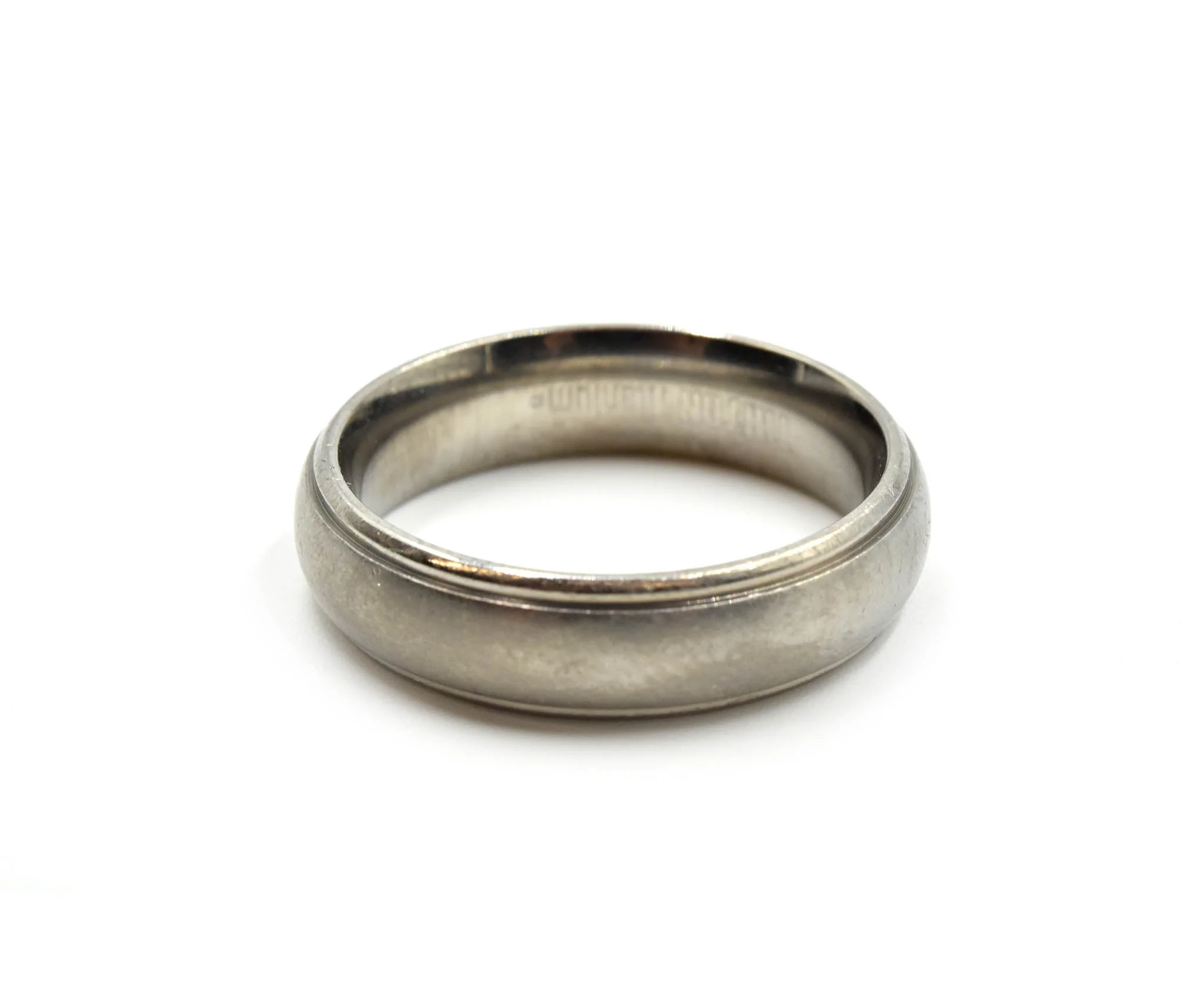 Gents Titanium 5mm Band with Brush Finish Size 10 - Image 4