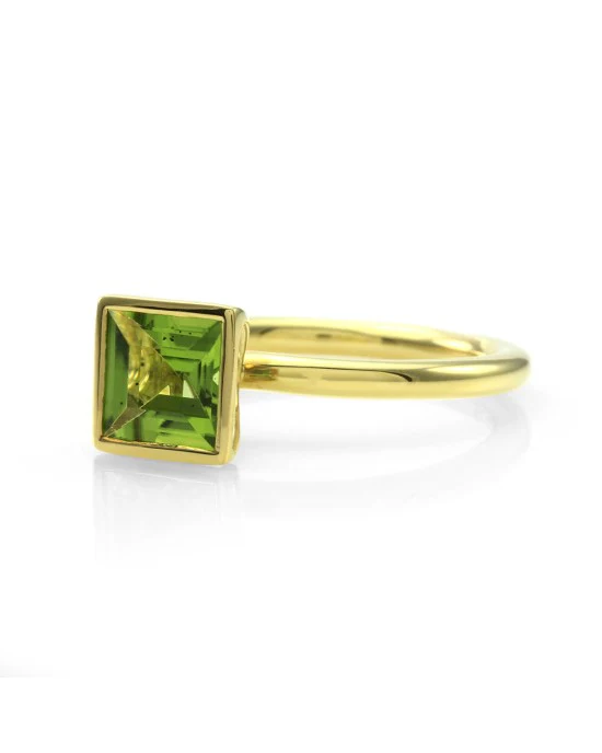 Peridot Solitaire Stackable Ring in Gold - Image 3