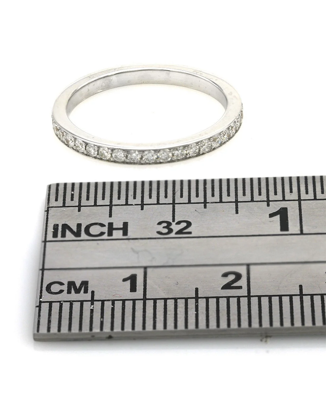 Round Diamond Eternity Band in White Gold - Image 3